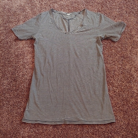 Underarmour black&white striped thin t-shirt - Picture 1 of 4